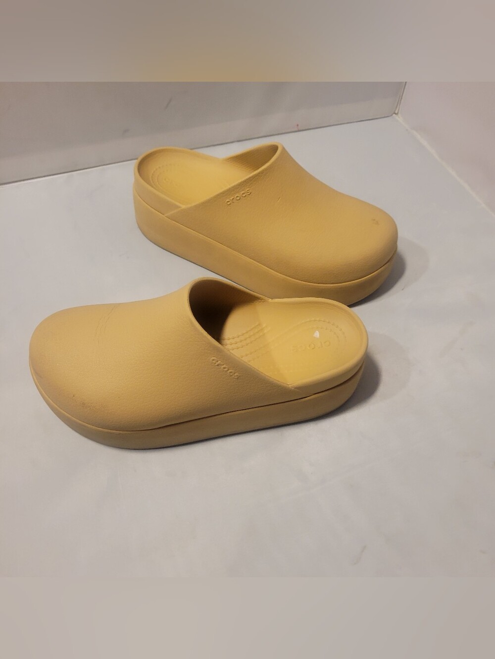 Crocs Dylan Platform Clog Women’s Sz 10 Wheat/Cream 209869-209